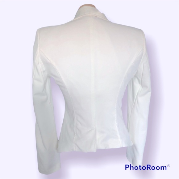 *CECICO* Fitted White Blazer - Picture 2 of 7